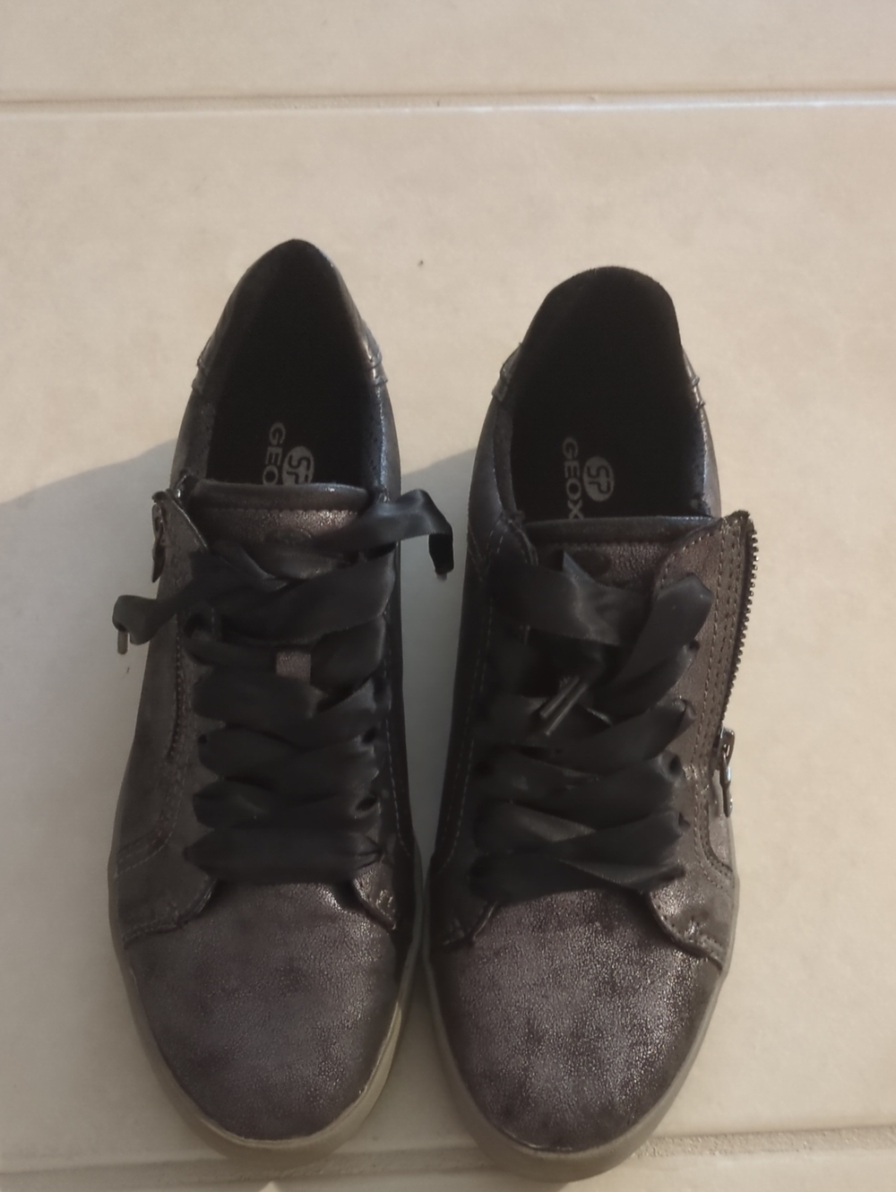 Geox Italian Patent Bloniee Shimmer Leather Sneakers Trainers Laced Sz 39/UD 9